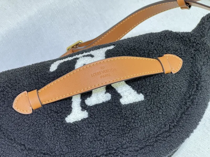 Alternative view of LV Waist & Chest Packs-201