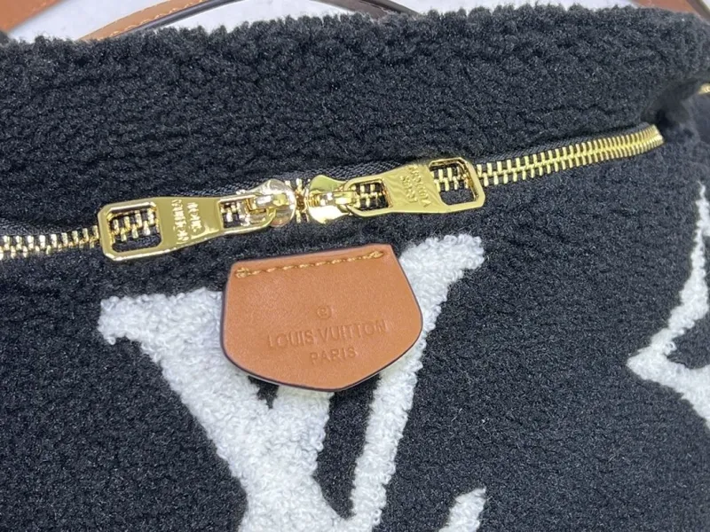 LV Waist & Chest Packs-201 - Image 5