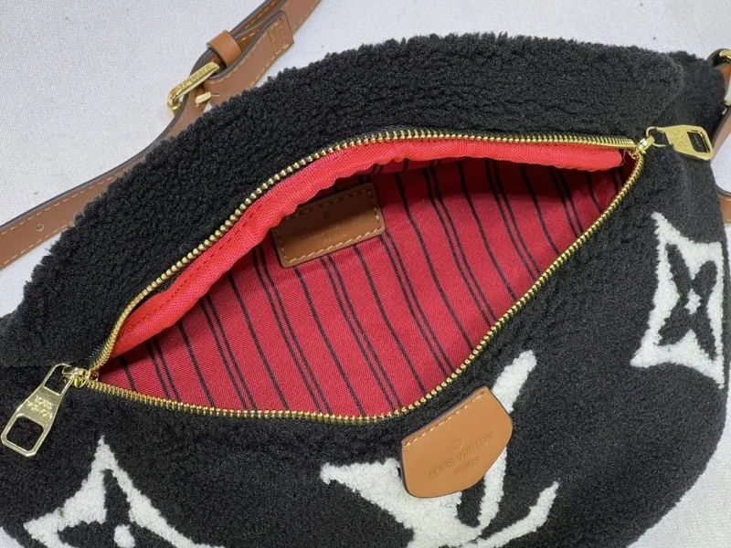 LV Waist & Chest Packs-201 - Image 8