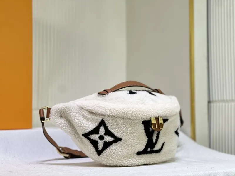 Alternative view of LV Waist & Chest Packs-202