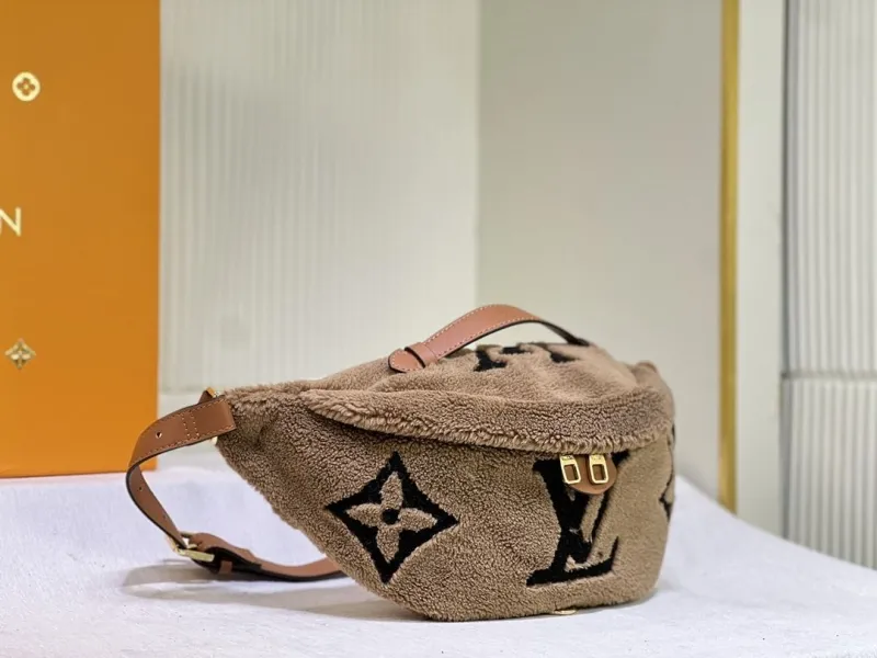 Alternative view of LV Waist & Chest Packs-203