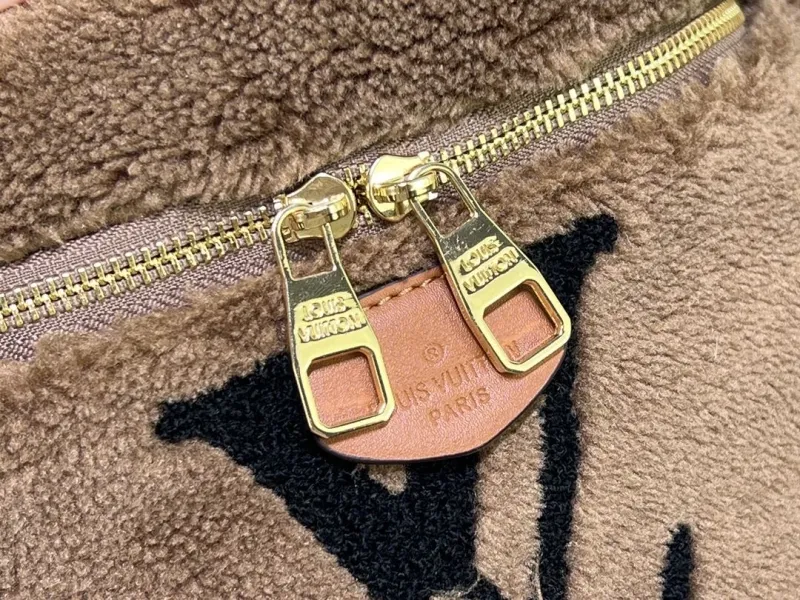 LV Waist & Chest Packs-203 - Image 4