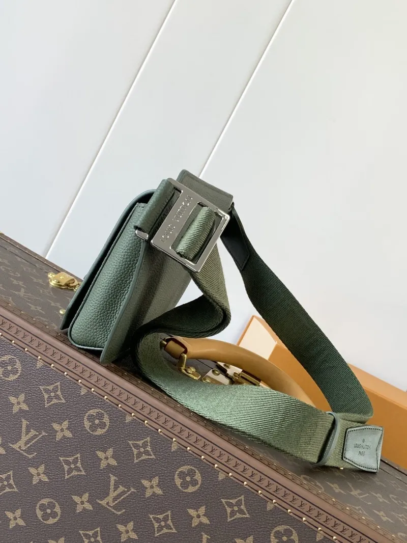Alternative view of LV Waist & Chest Packs-211