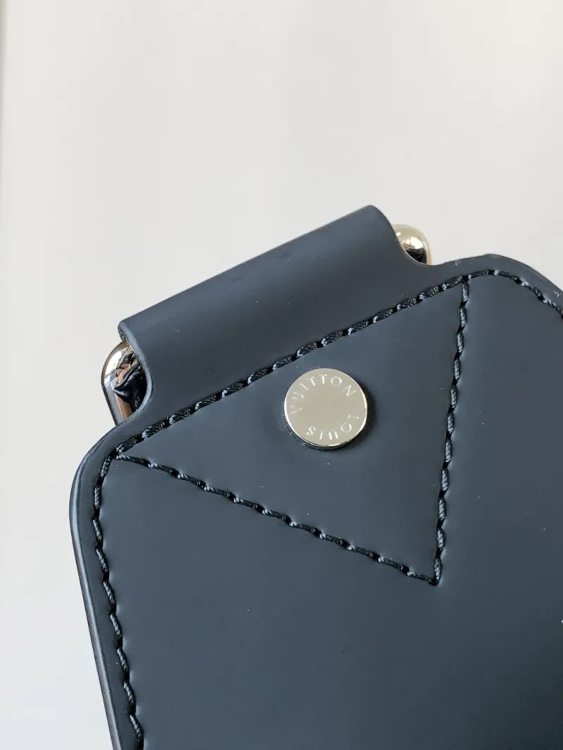 LV Waist & Chest Packs-219 - Image 6
