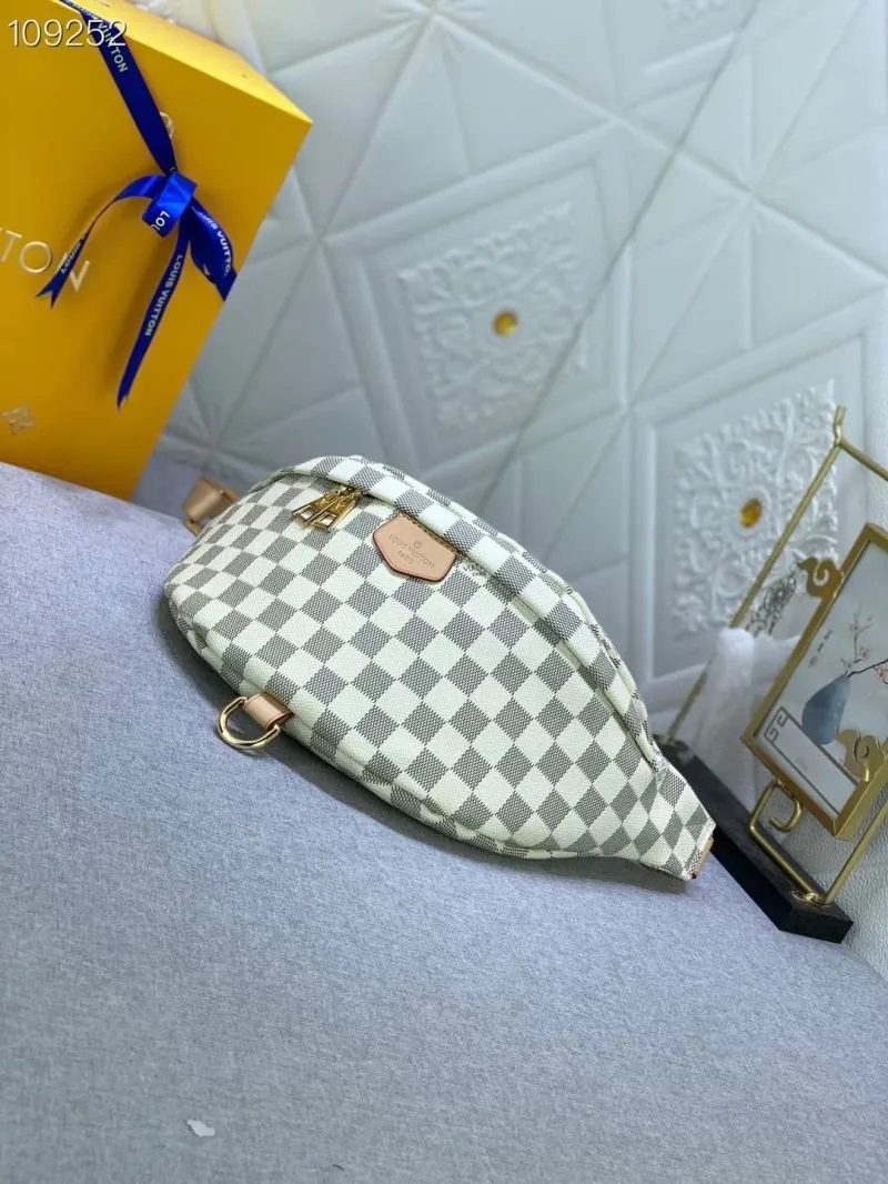Alternative view of LV Waist & Chest Packs-286