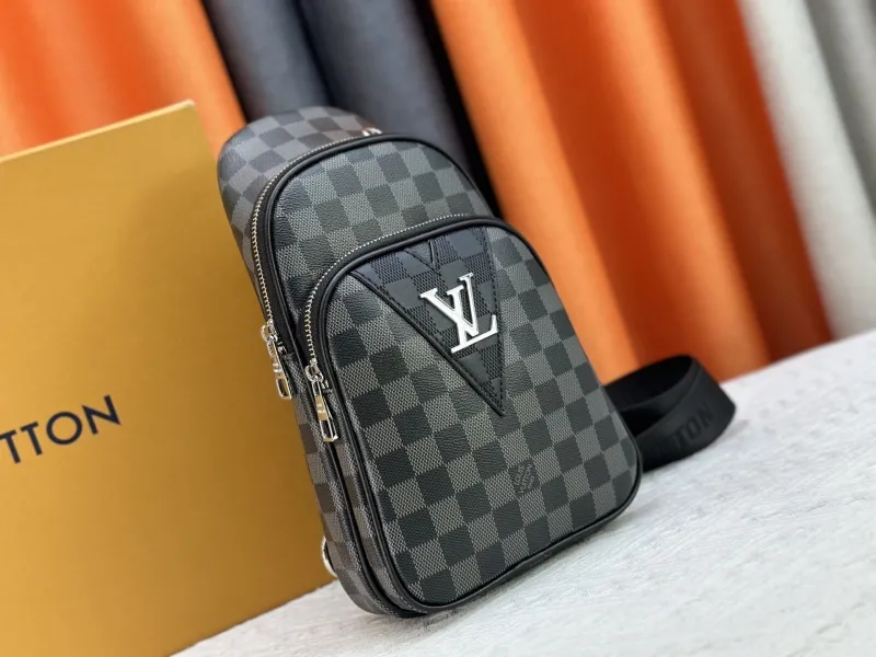 Alternative view of LV Waist & Chest Packs-291