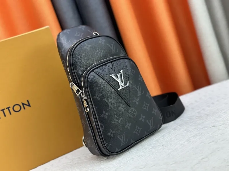 Alternative view of LV Waist & Chest Packs-292