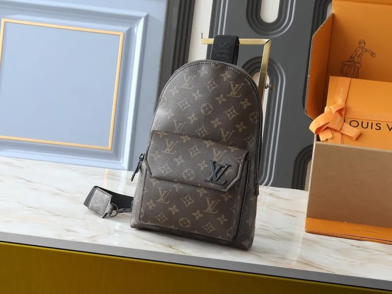 LV Waist & Chest Packs-299