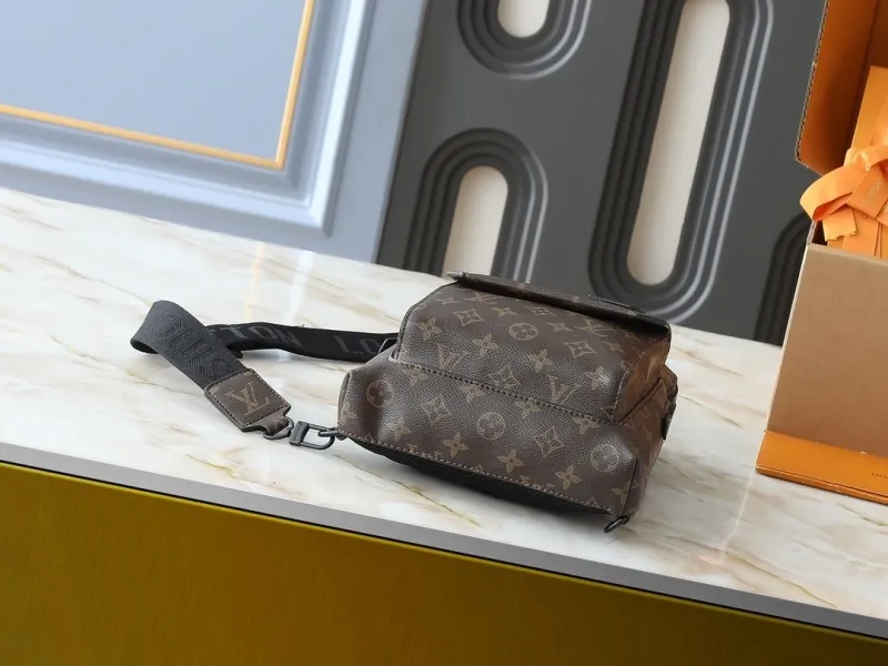 LV Waist & Chest Packs-299 - Image 4
