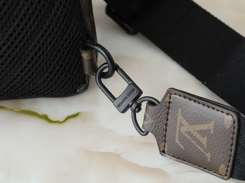 LV Waist & Chest Packs-299 - Image 6