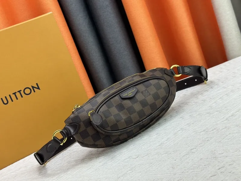 Alternative view of LV Waist & Chest Packs-303