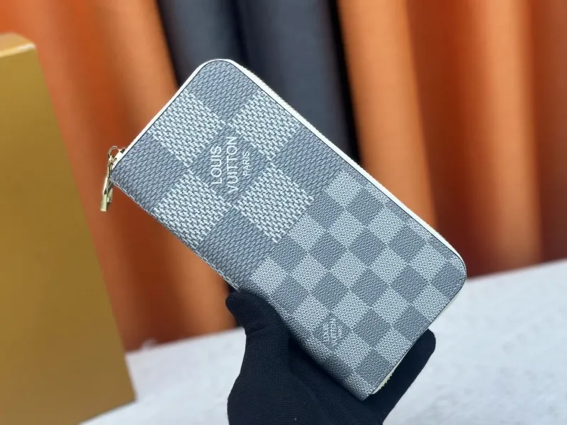 LV Wallets-4