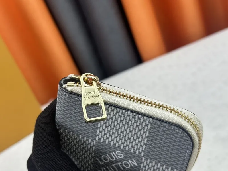 LV Wallets-4 - Image 7
