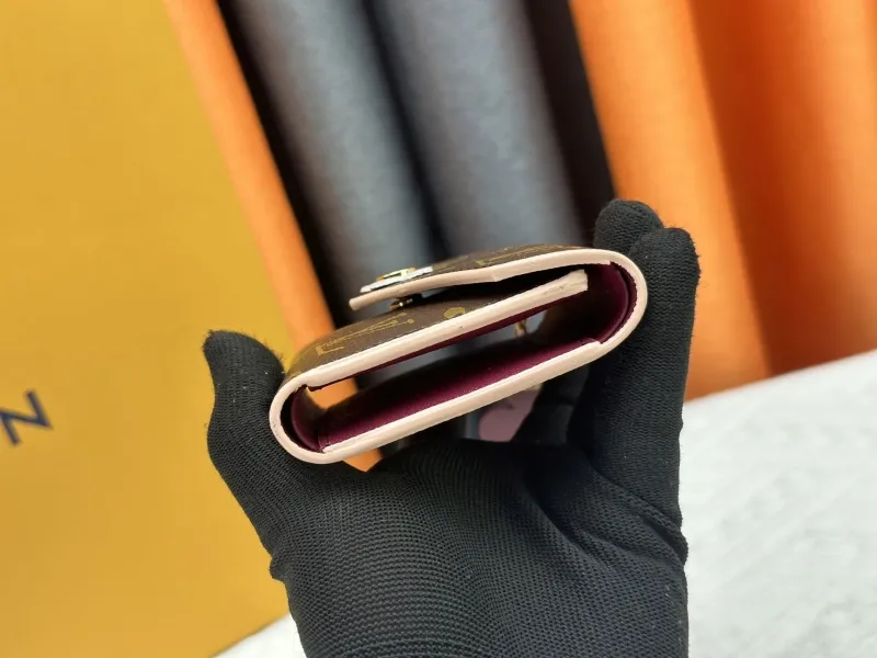 LV Wallets-5 - Image 4