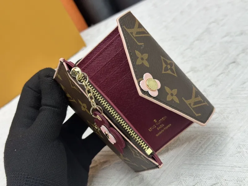 LV Wallets-5 - Image 9