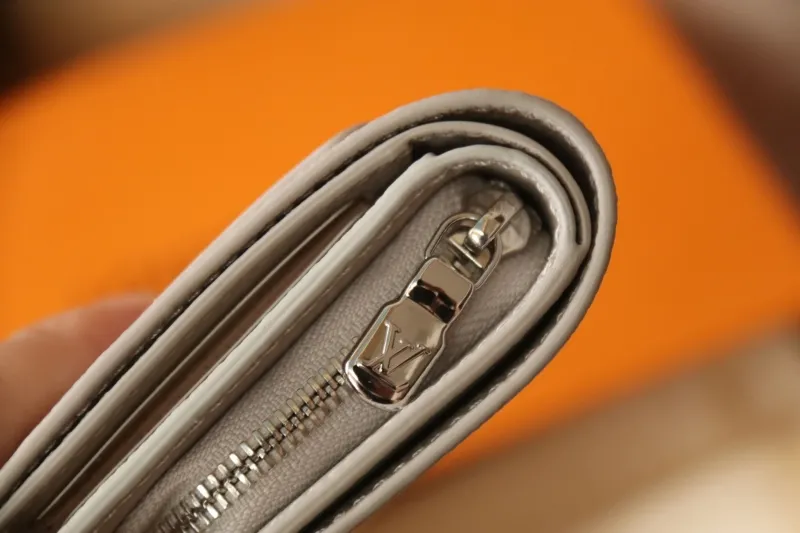 LV Wallets-6 - Image 4