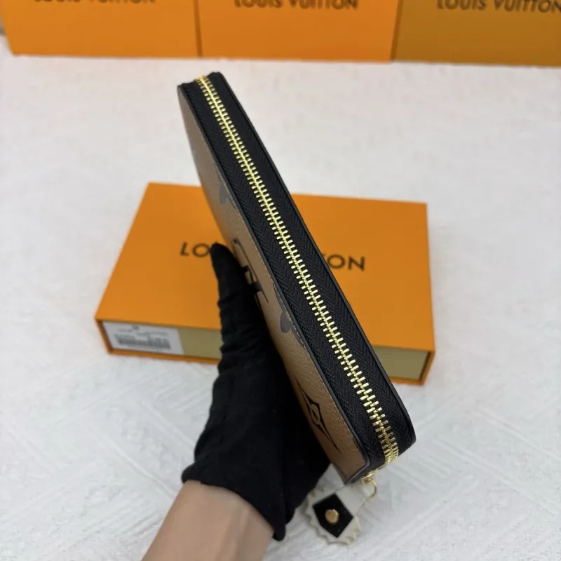 LV Wallets-10 - Image 3