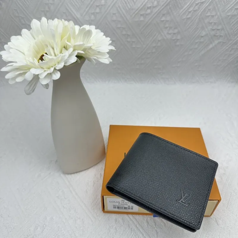 LV Wallets-14 - Image 3
