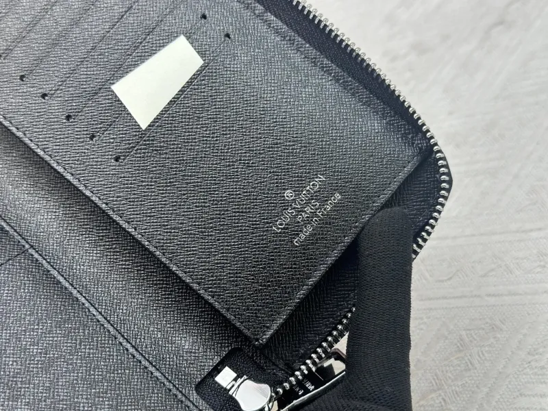 LV Wallets-16 - Image 9