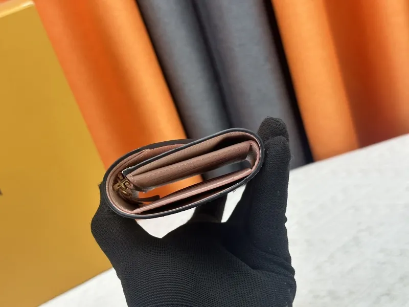 LV Wallets-17 - Image 4