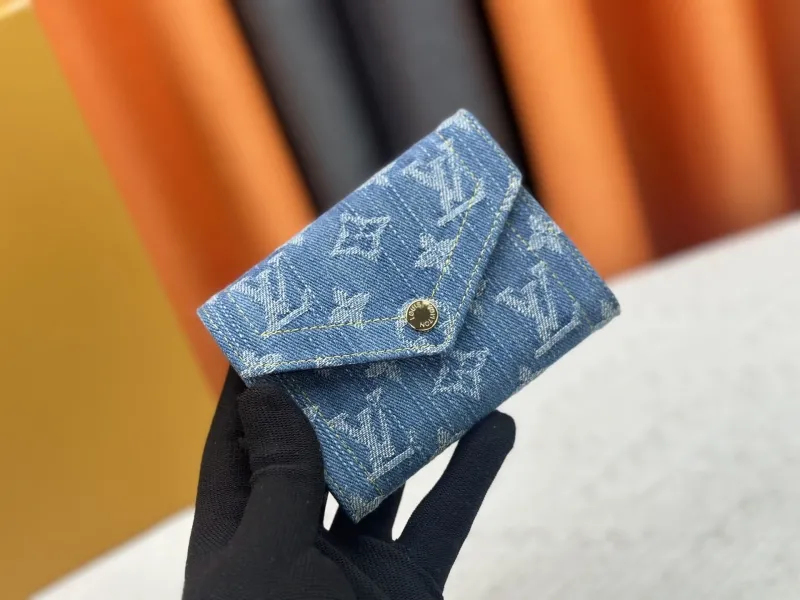 LV Wallets-18