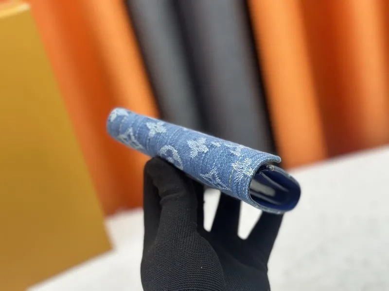 LV Wallets-18 - Image 3