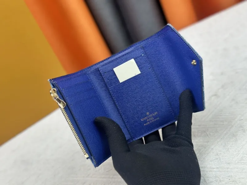 LV Wallets-18 - Image 7