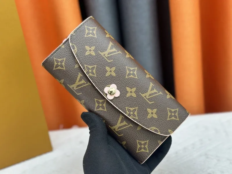 LV Wallets-19