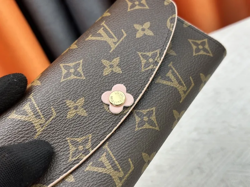 LV Wallets-19 - Image 7