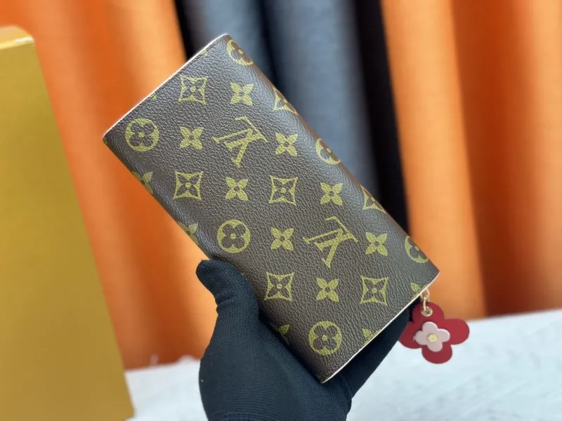 LV Wallets-20