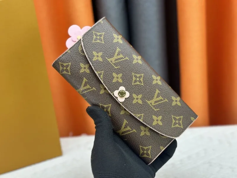 LV Wallets-21