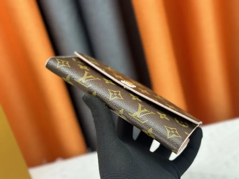 LV Wallets-21 - Image 3