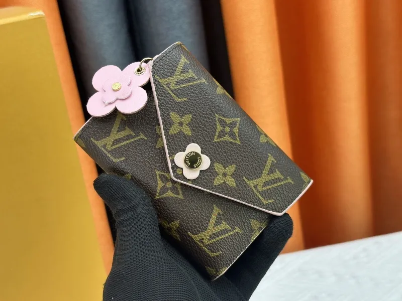 LV Wallets-25