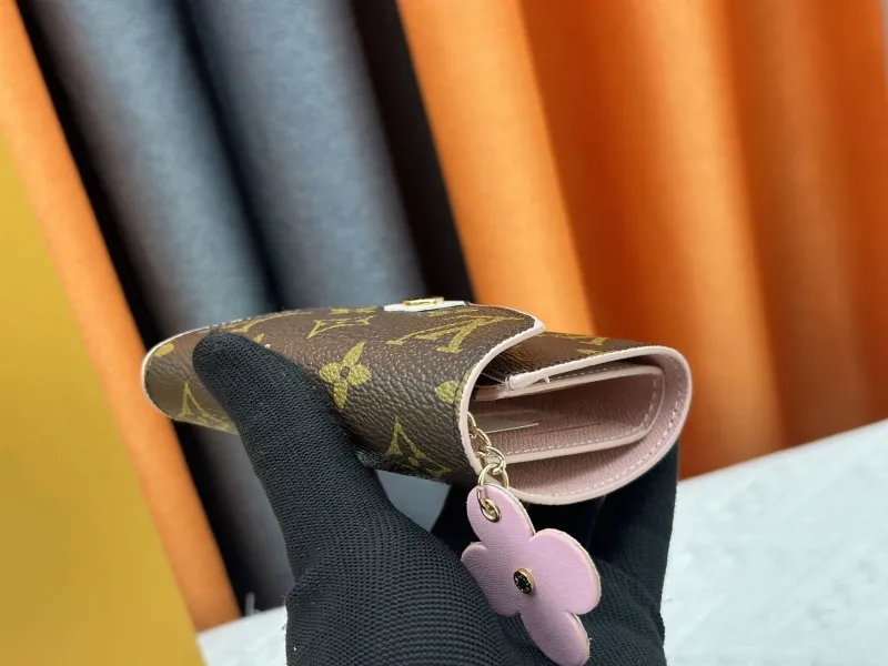 LV Wallets-25 - Image 5