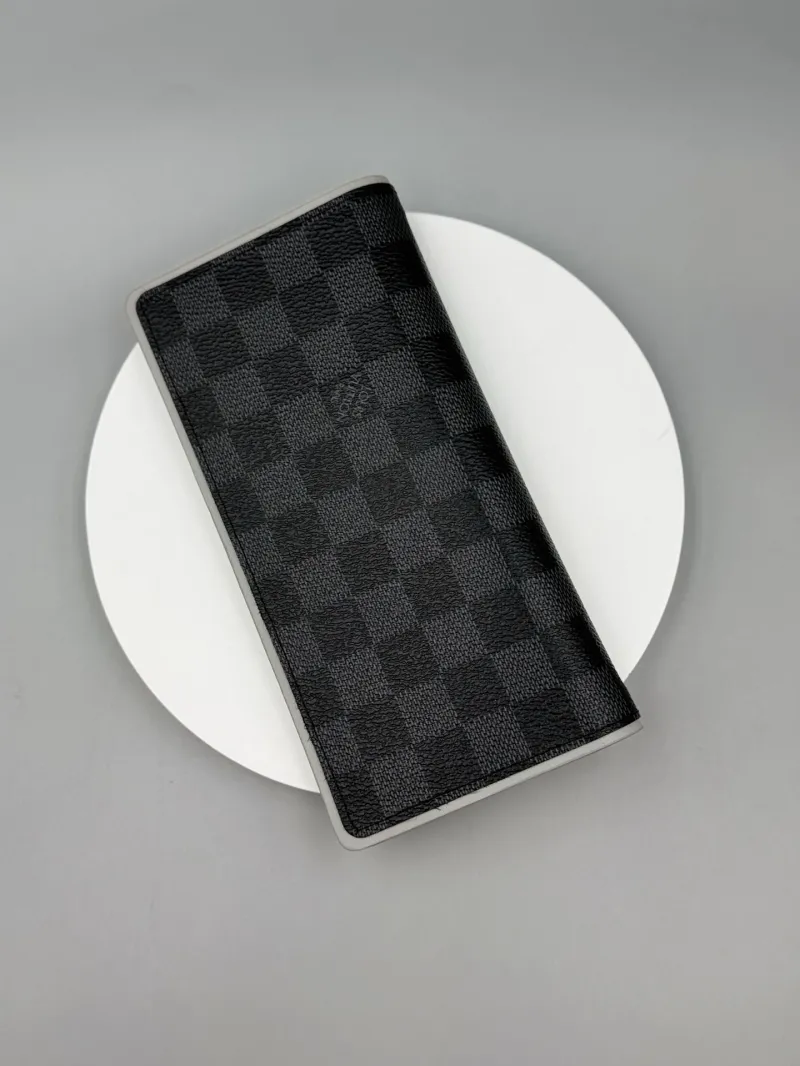 LV Wallets-33
