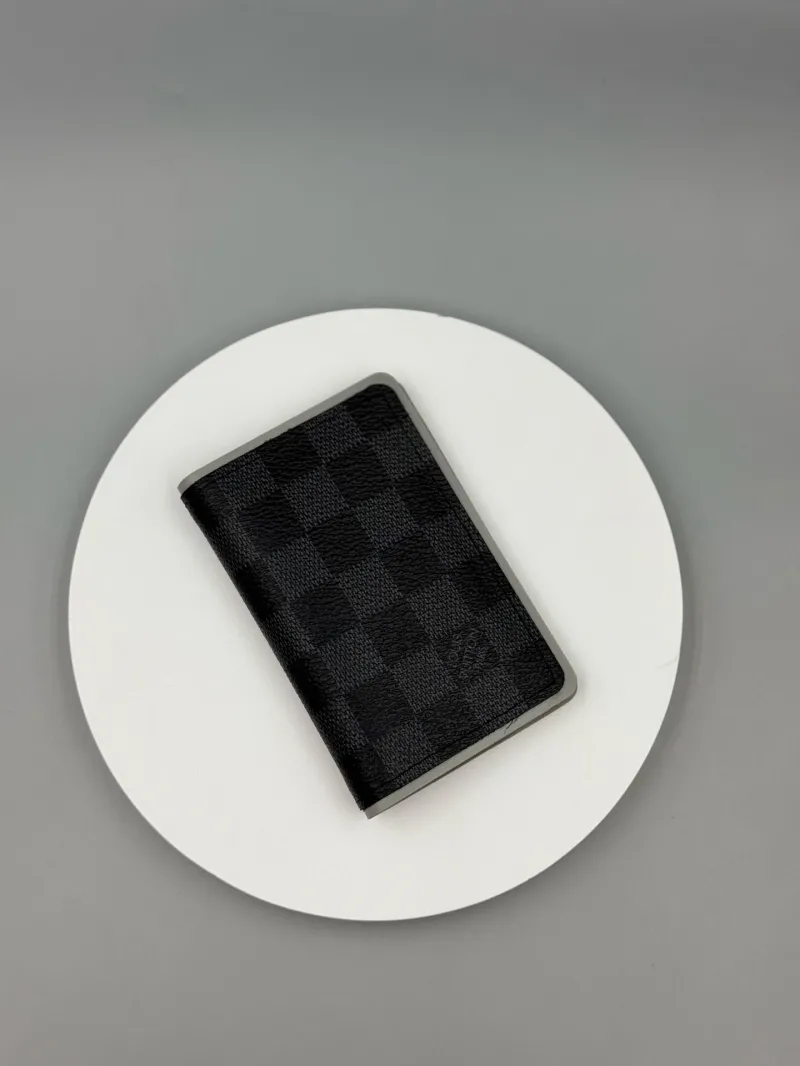 Alternative view of LV Wallets-41