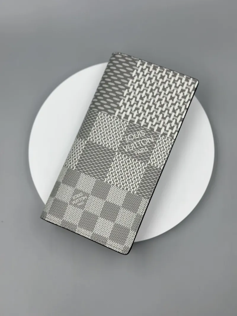 LV Wallets-46