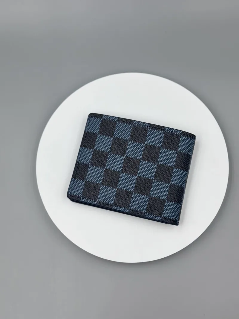Alternative view of LV Wallets-48