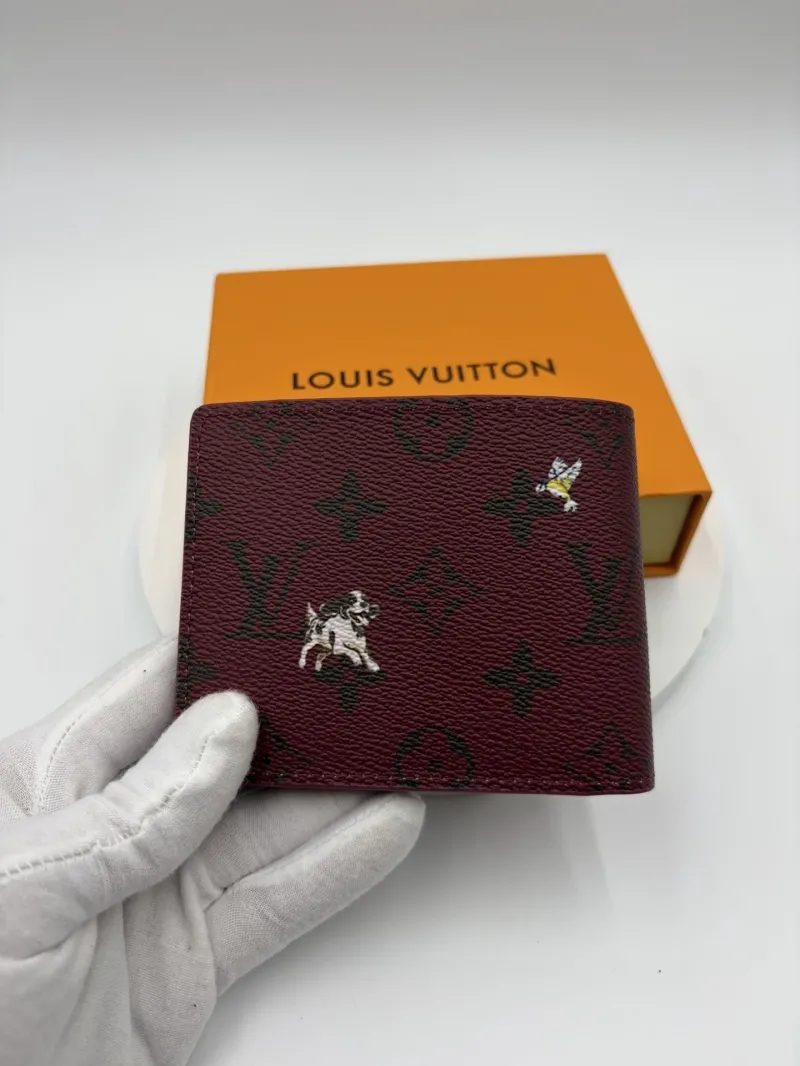 Alternative view of LV Wallets-54