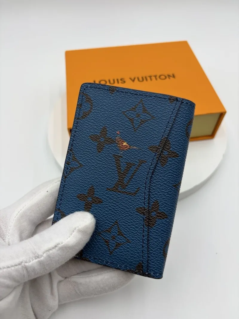 Alternative view of LV Wallets-56