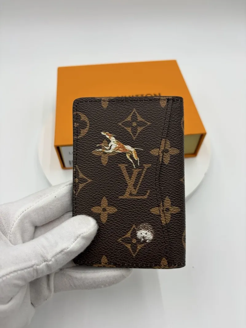 Alternative view of LV Wallets-57
