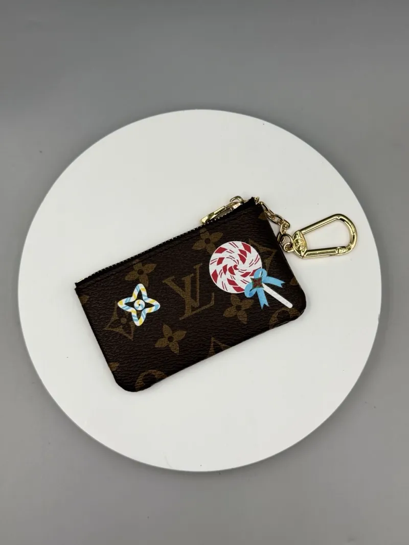 LV Wallets-63