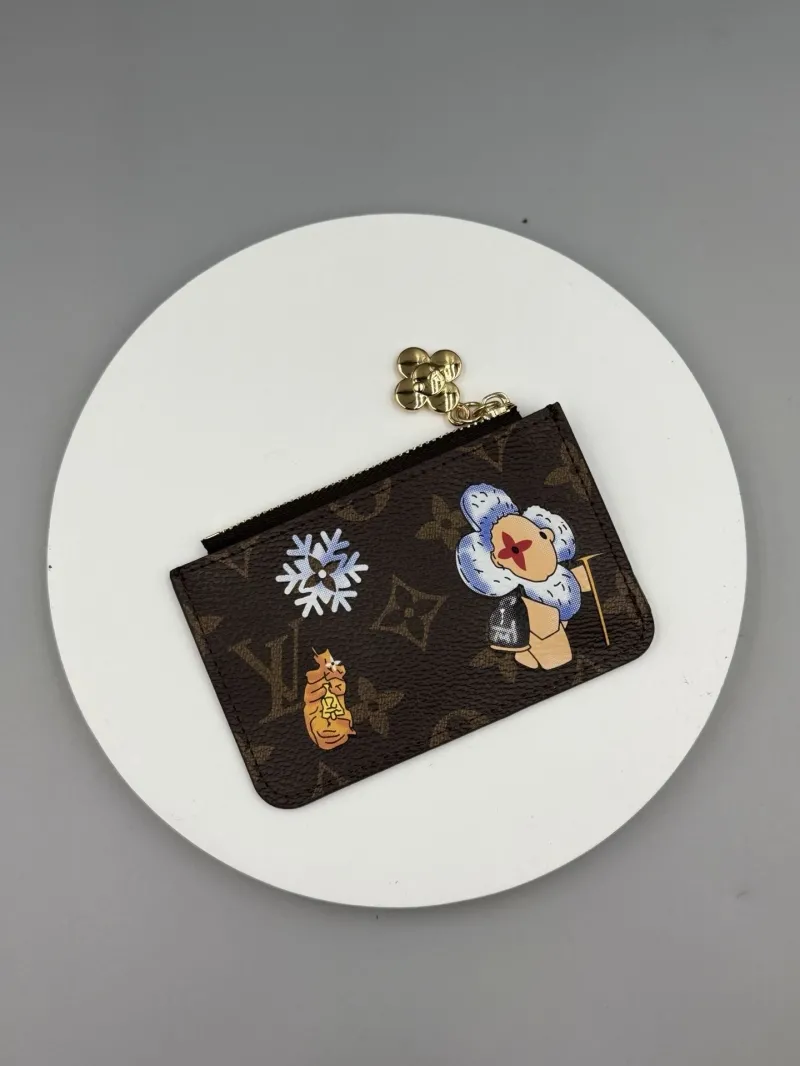 LV Wallets-67