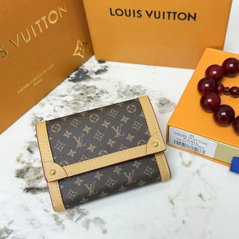 LV Wallets-74