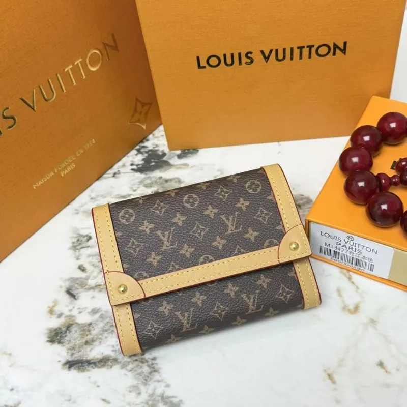 LV Wallets-79