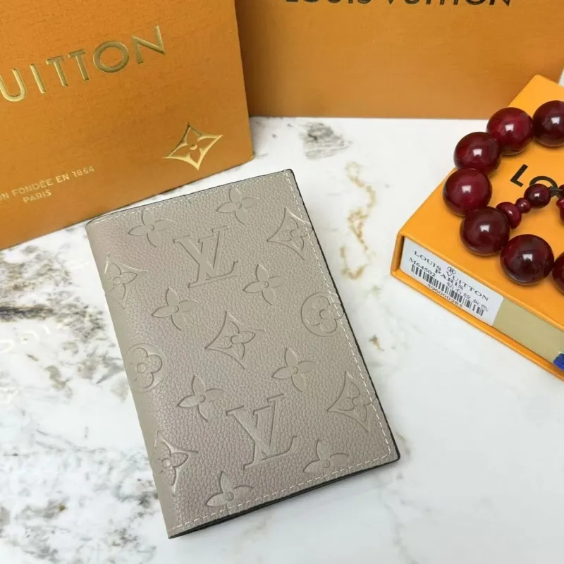 LV Wallets-81