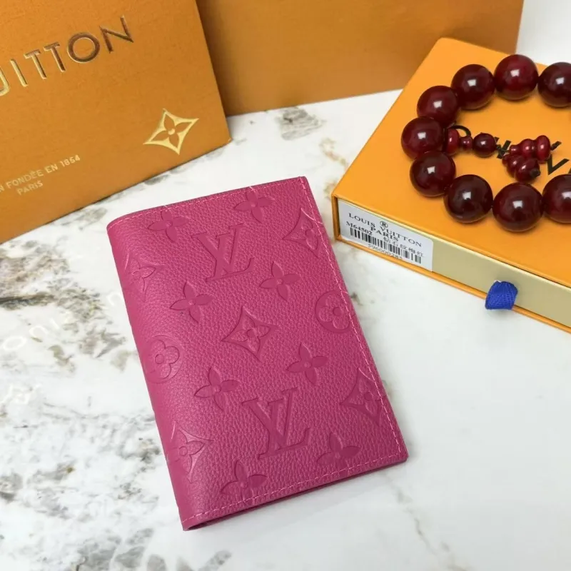 LV Wallets-83