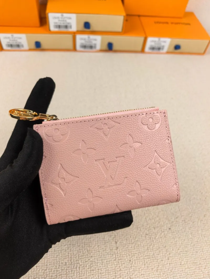 Alternative view of LV Wallets-85