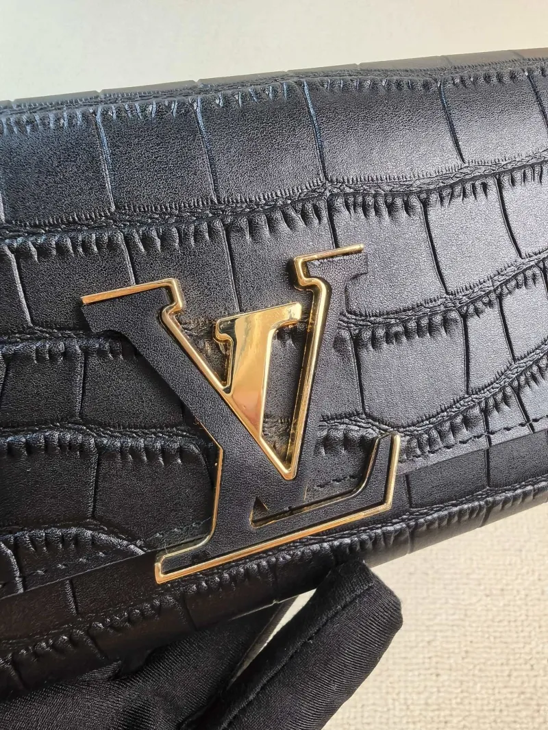 LV Wallets-89 - Image 8