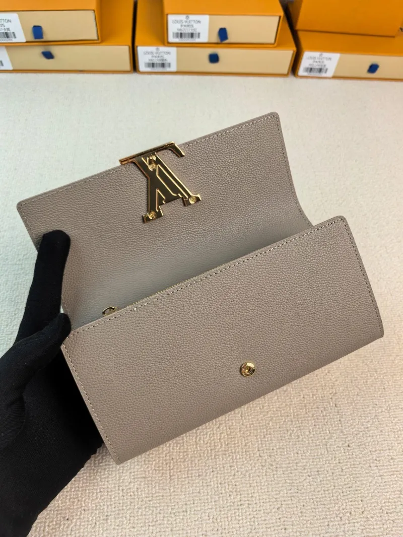 LV Wallets-93 - Image 3